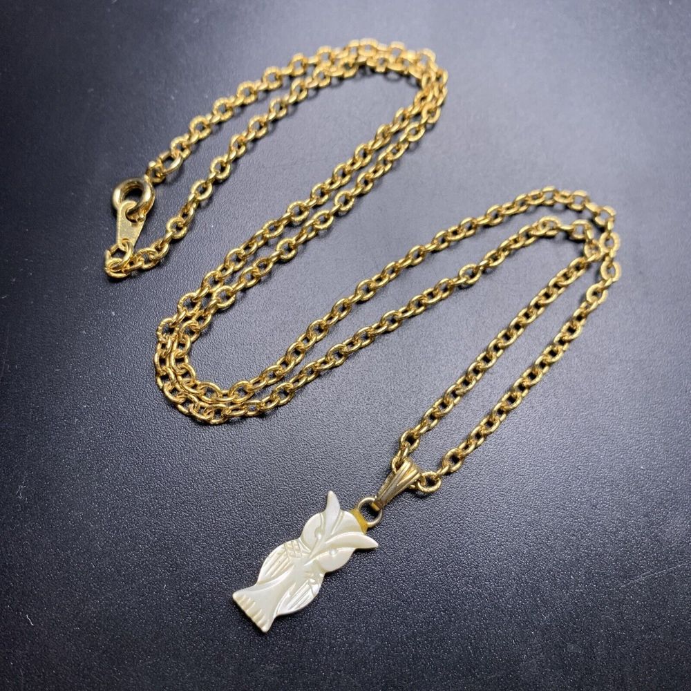 Dainty Mother Of Pearl Owl Pendant Necklace Small Tiny Carved Gold Tone Vintage